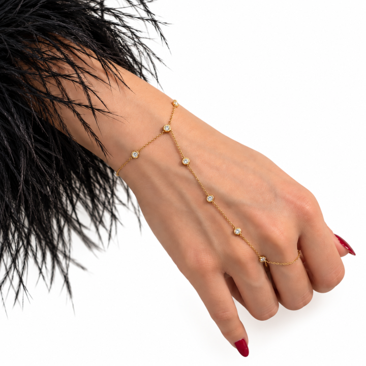 Dainty hand chain