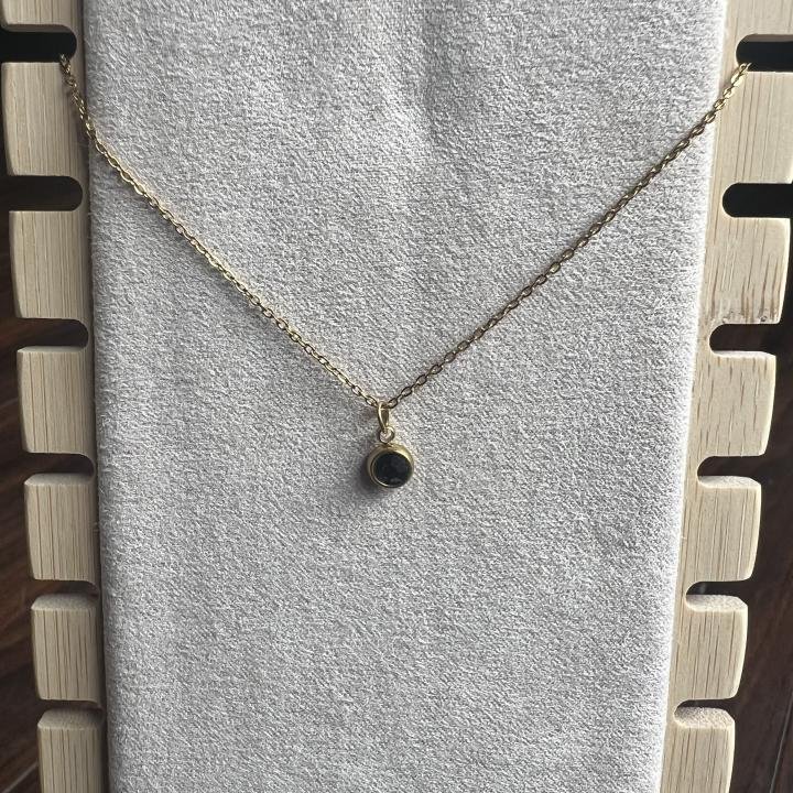 Black dainty necklace