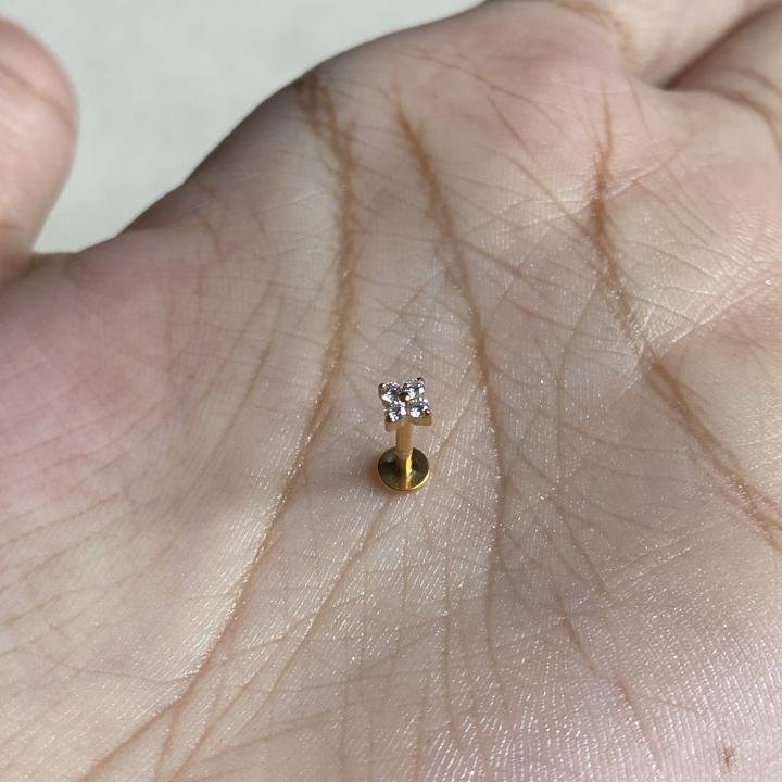 Liliy flower studs