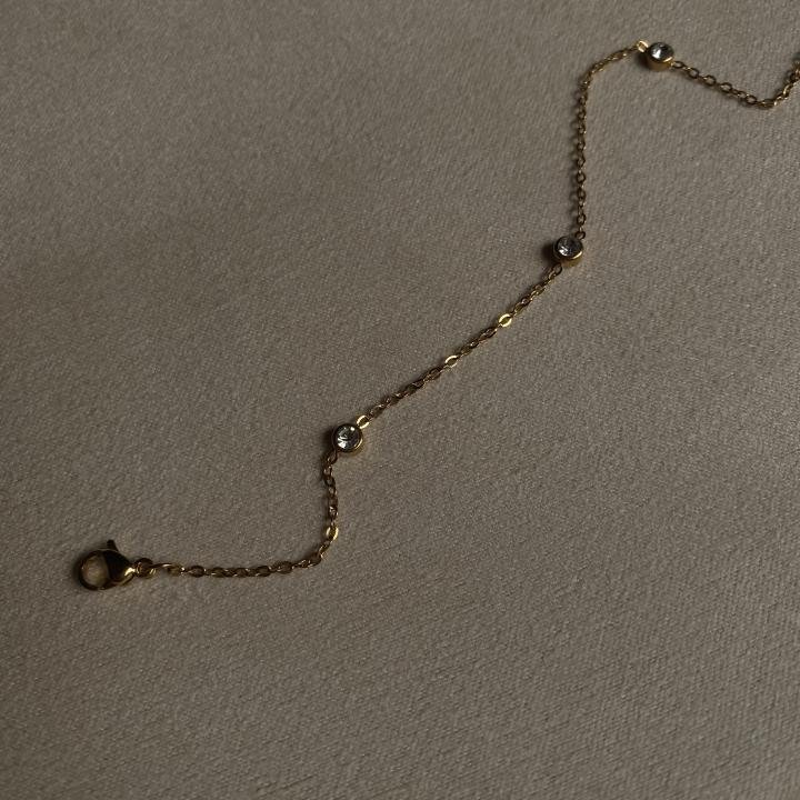 Dainty bracelet